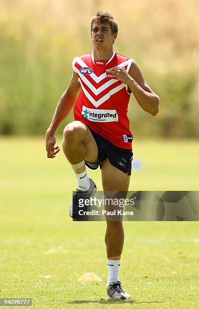 Stephen Hill of the Dockers warms up during a Fremantle Dockers AFL training session at Santich Park on December 7, 2009 in Fremantle, Australia.