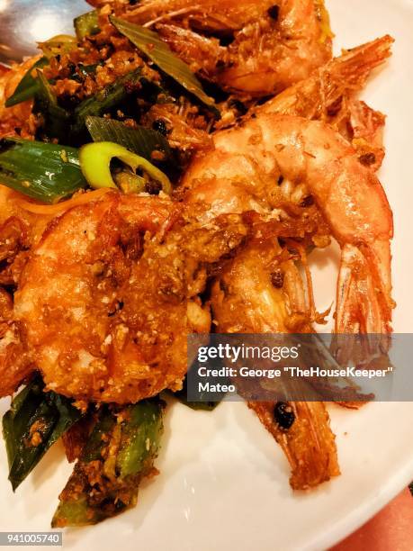 fried shrimps - cantonese cuisine stock pictures, royalty-free photos & images
