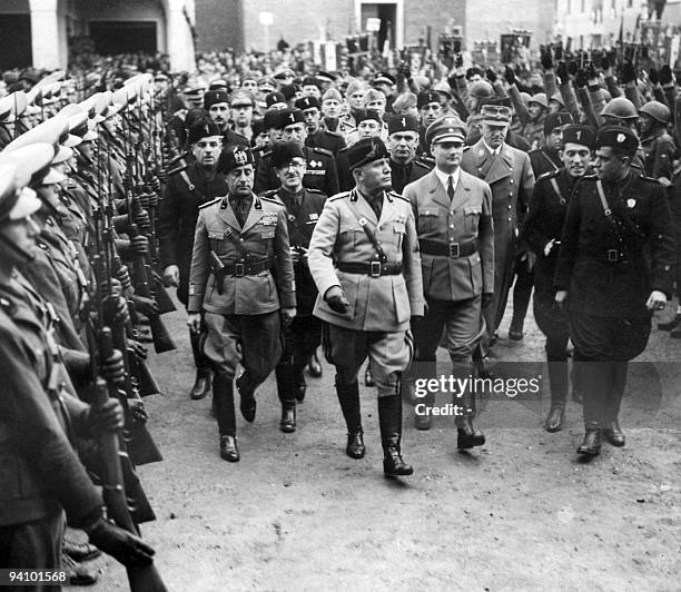 Duce 573 Italian Duce Benito Mussolini Stock Photos, High-Res Pictures, and ...