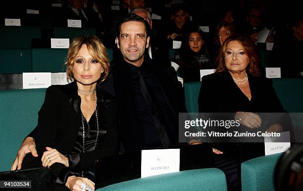 Marina Berlusconi, Maurizio Vanadia, Carla Elvira Lucia Dall'Oglio attend the Ambrogino D'Oro 2009 on December 7, 2009 in Milan, Italy. The Ambrogino...