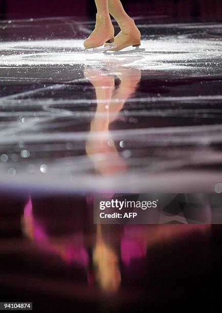 Japanese Mao Asada perfoms during the gala exhibition at ISU Grand Prix Figure Skating final in St. Petersburg, 17 December 2006. AFP PHOTO/...