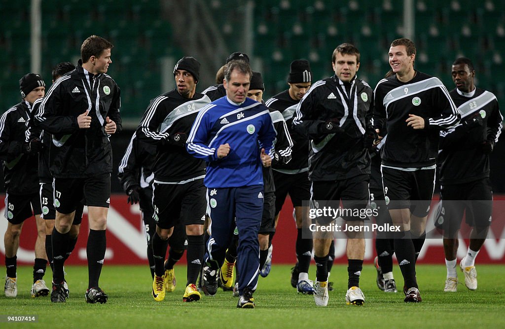 VfL Wolfsburg - Training & Press Conference