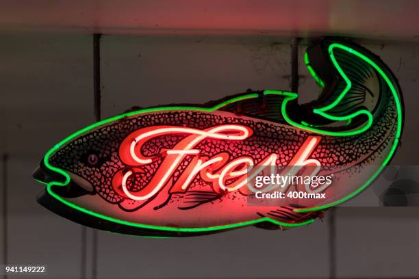 pike place - pike place fish market stock pictures, royalty-free photos & images