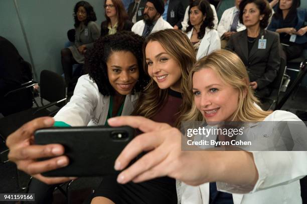 Judgment Day" - During presentations on Grey Sloan Surgical Innovation Prototypes Day, Arizona shares some cookies from an appreciative patient that,...