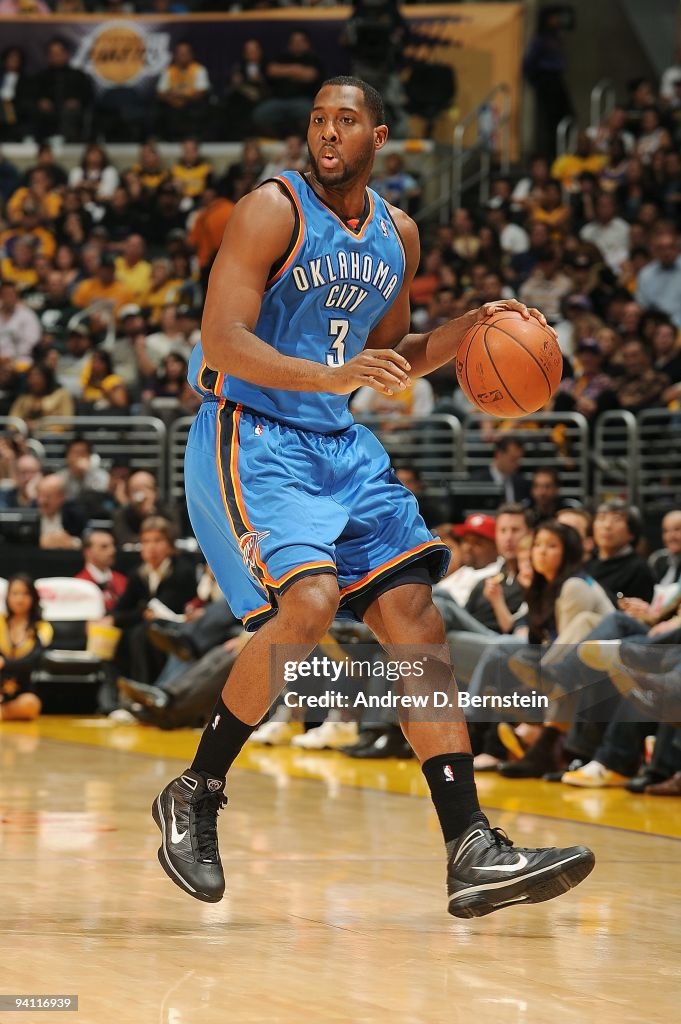 Oklahoma City Thunder v Los Angeles Lakers