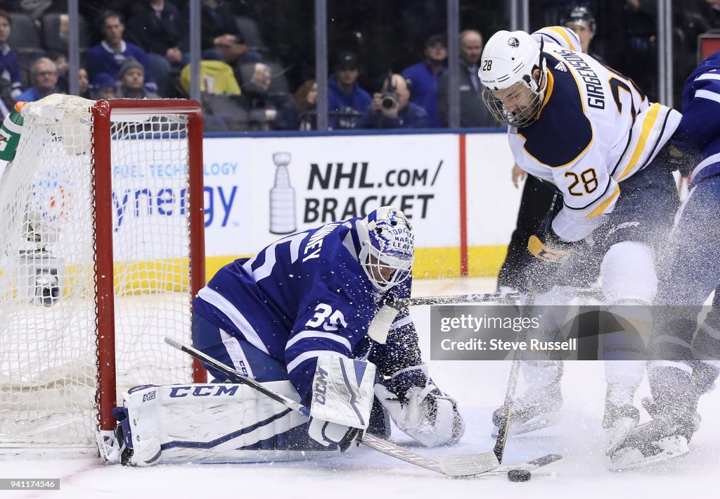 Toronto Maple Leafs play the Buffalo Sabres