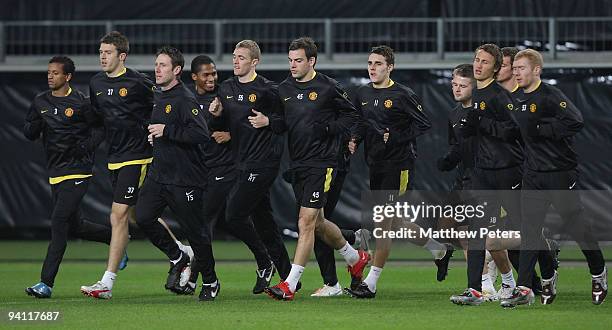 Michael Carrick, Antonio Valencia, Darren Fletcher, Darron Gibson and Matthew James of Manchester United in action during a first team training...