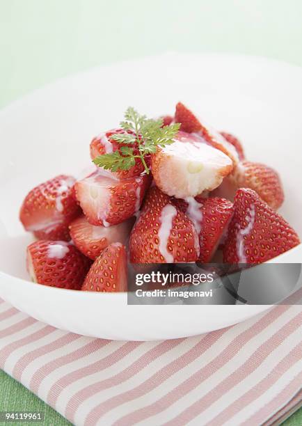 strawberry dessert - condensed milk foto e immagini stock