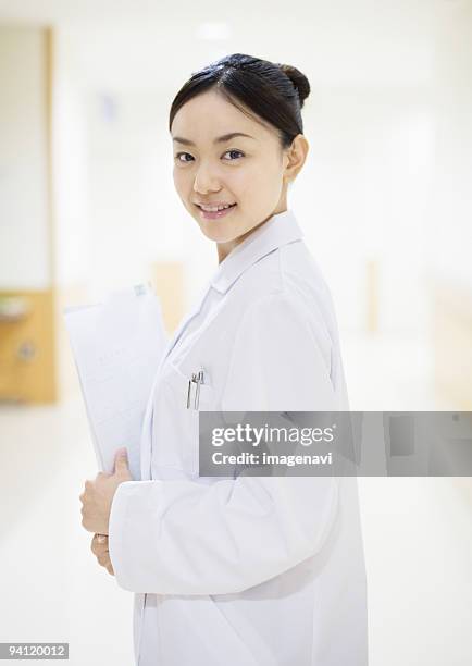 a medical technologist - medical technologist stock pictures, royalty-free photos & images