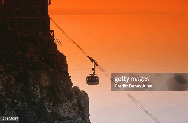 cable car, table mountain, cape town, western cape province, south africa - cape town cable car stock pictures, royalty-free photos & images
