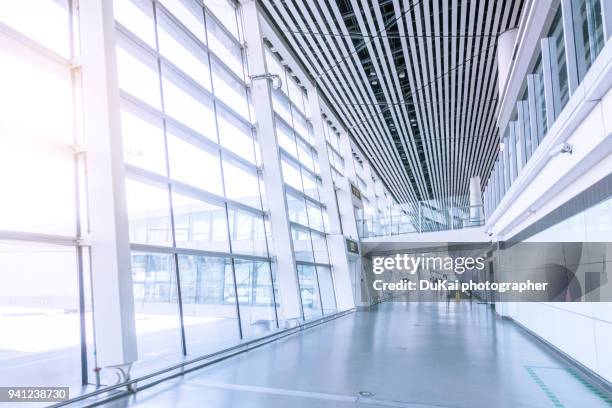 interior of airport - airport empty gate fotografías e imágenes de stock
