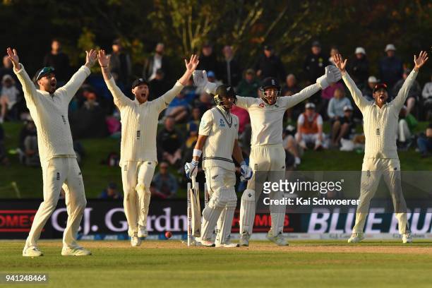 Neil Wagner of New Zealand looks on while James Vince, Ben Stokes, Jonny Bairstow and Dawid Malan of England unsuccessfully appeal for his wicket...
