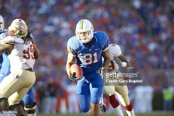 Florida Aaron Hernandez in action, scoring touchdown vs Florida State. Gainesville, FL CREDIT: Gary Bogdon