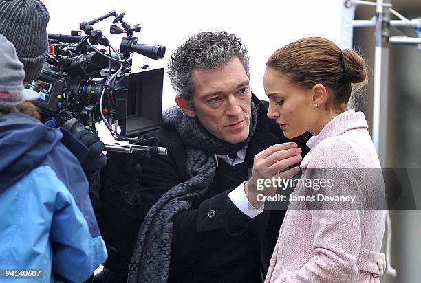 Vincent Cassel and Natalie Portman film on location for "Black Swan" on the streets of Manhattan on December 7, 2009 in New York City.