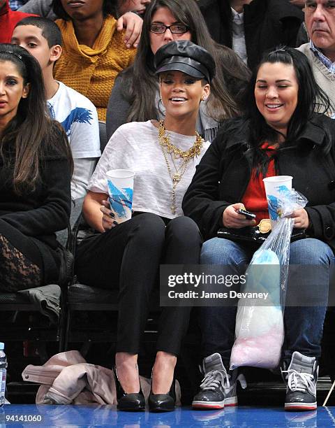 Rihanna attends the Portland Trailblazers Vs. New York Knicks game at Madison Square Garden on December 7, 2009 in New York City.