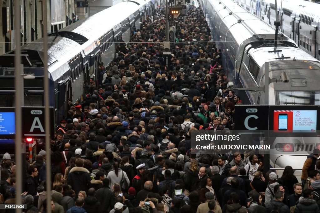 TOPSHOT-FRANCE-TRANSPORT-RAIL-STRIKE