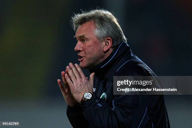 Benno Moehlmann, head coach of Fuerth react during the Second Bundesliga match between SpVgg Greuther Fuerth and Alemania Aachen at the Playmobil...