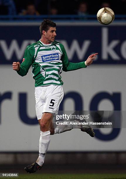 Jan Mauersberger of Fuerth runs with the ball during the Second Bundesliga match between SpVgg Greuther Fuerth and Alemania Aachen at the Playmobil...