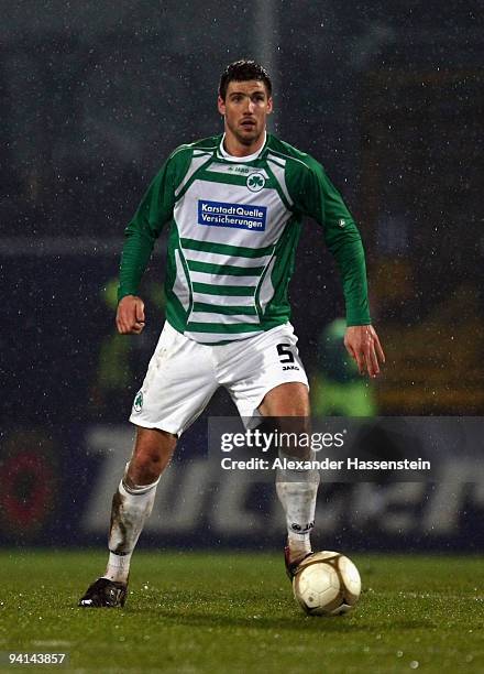 Jan Mauersberger of Fuerth runs with the ball during the Second Bundesliga match between SpVgg Greuther Fuerth and Alemania Aachen at the Playmobil...