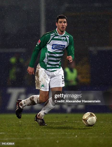 Jan Mauersberger of Fuerth runs with the ball during the Second Bundesliga match between SpVgg Greuther Fuerth and Alemania Aachen at the Playmobil...