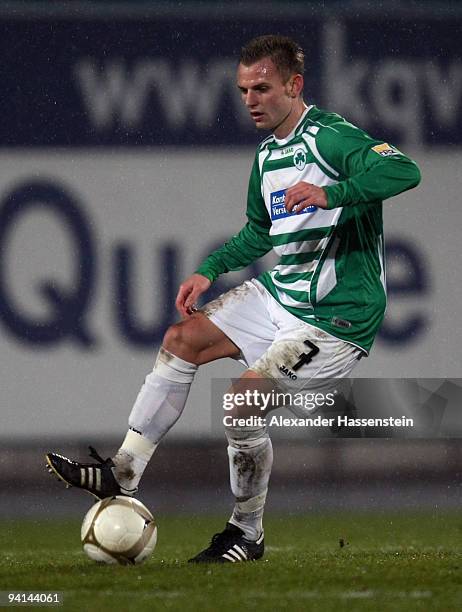 Bernd Nehrig of Fuerth runs with the ball during the Second Bundesliga match between SpVgg Greuther Fuerth and Alemania Aachen at the Playmobil...