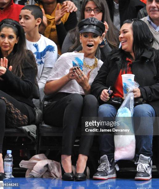 Rihanna attends the Portland Trailblazers Vs. New York Knicks game at Madison Square Garden on December 7, 2009 in New York City.
