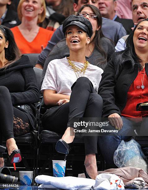 Rihanna attends the Portland Trailblazers Vs. New York Knicks game at Madison Square Garden on December 7, 2009 in New York City.