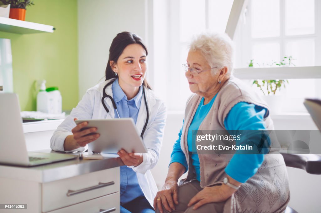 Doctor consulting her patient