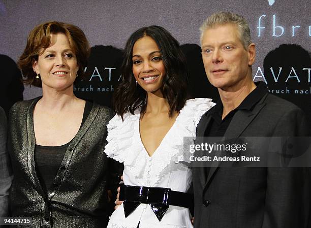 Actresses Sigourney Weaver, Zoe Saldana and actor Stephen Lang attend a photocall to promote the film 'Avatar' at Hotel de Rome on December 8, 2009...