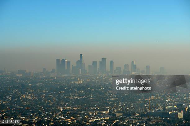 brown camada de los angeles smog - poluição - fotografias e filmes do acervo