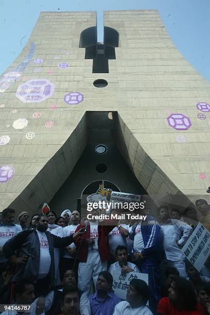 Commonwealth Games Protested 1,188 1982 Commonwealth Games Photos & High Res Pictures - Getty Images