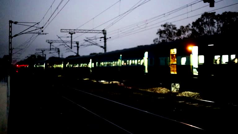 Train View Video 236 Electric Train Side View Stock Videos, Footage, & 4K Video Clips ...