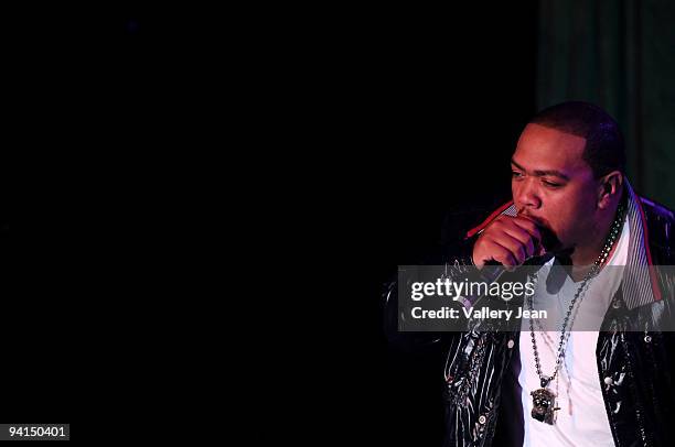 Timbaland performs at the release of Shock Value II hosted by Verizon and BlackBerry on December 5, 2009 in Miami Beach, Florida.