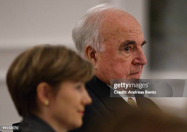 Former German Chancellor Helmut Kohl and his wife Maike Richter-Kohl attend a private dinner at Bellevue Pallace on December 8, 2009 in Berlin,...