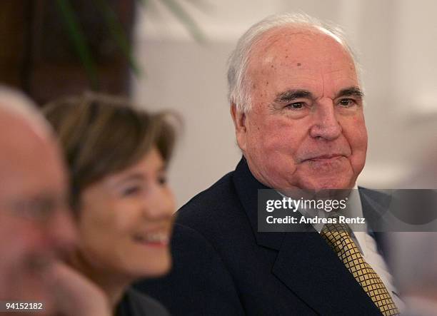 Former German Chancellor Helmut Kohl and his wife Maike Richter-Kohl attend a private dinner at Bellevue Pallace on December 8, 2009 in Berlin,...