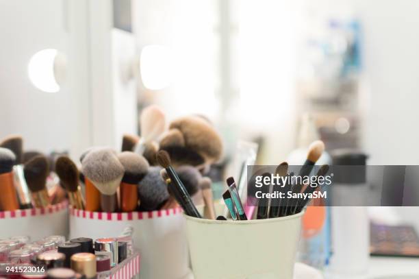make up brushes - makeup products stock pictures, royalty-free photos & images