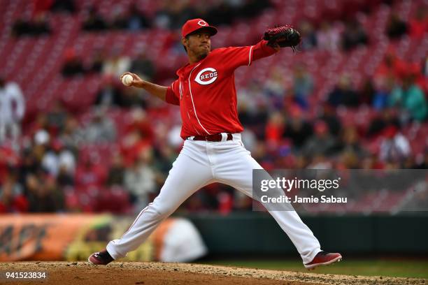 Yovani Gallardo of the Cincinnati Reds pitches against the Washington Nationals at Great American Ball Park on April 1, 2018 in Cincinnati, Ohio....