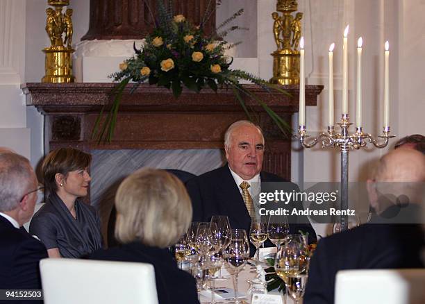 Former German Chancellor Helmut Kohl and his wife Maike Richter-Kohl attend a private dinner at Bellevue Pallace on December 8, 2009 in Berlin,...