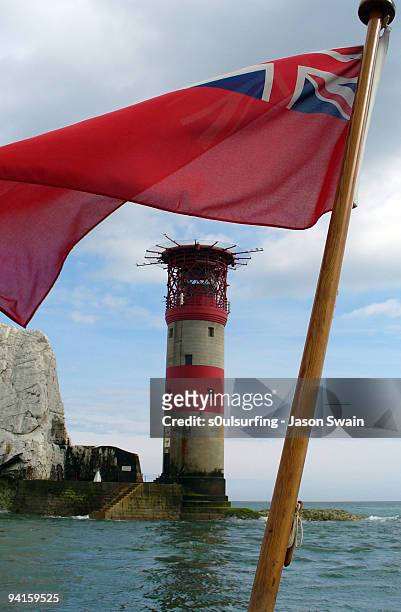 needles lighthouse - s0ulsurfing stock pictures, royalty-free photos & images
