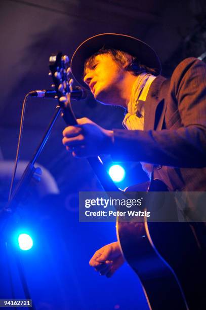 Peter Doherty performs on stage at the Essigfabrik on November 30, 2009 in Cologne, Germany.