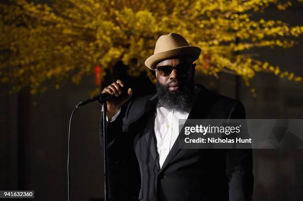 Back Thoughts Raper 1,514 Tariq Black Thought” Trotter Stock Photos, High-Res Pictures, and ...