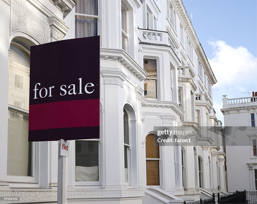 Terraced house For Sale at West-London.