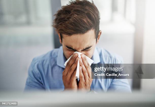 la influenza es un negocio serio - handkerchief fotografías e imágenes de stock