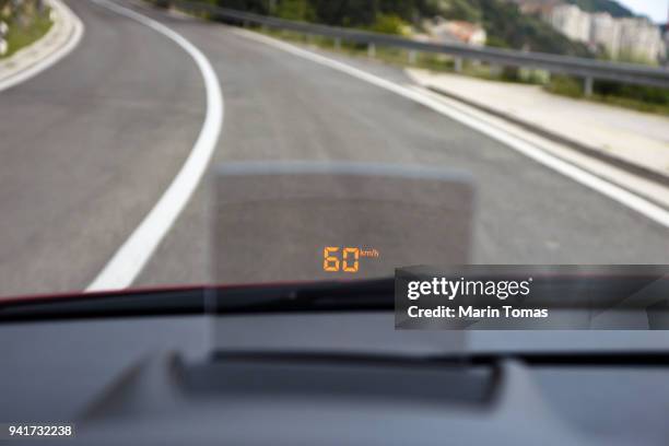 car head up display - head up display imagens e fotografias de stock