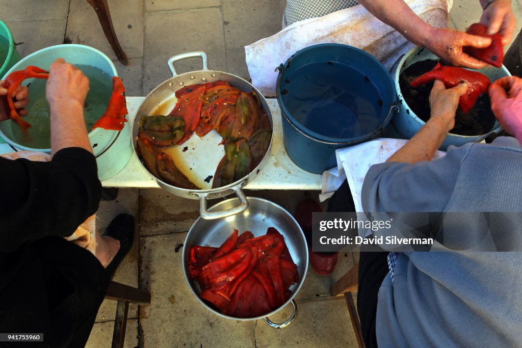 Traditional Communal Pepper Roasting