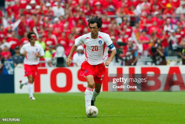 Myung Bo Hong of South Korea during the Quarter Final of World Cup match between Spain and South Korea on 22th June 2002 at Gwangju World Cup...