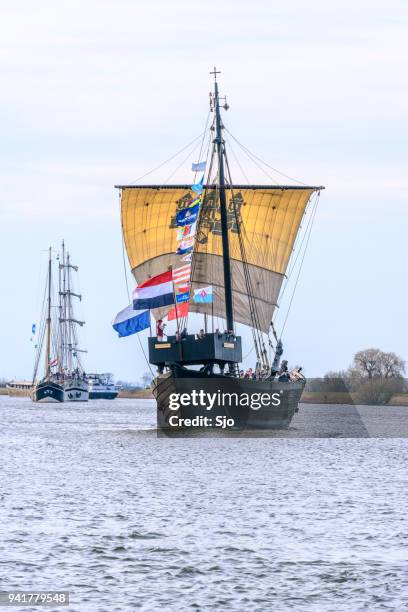 2018 帆カンペン イベント中川 ijssel カンパー コッヘ帆船 - ヘルダース・アイセル川 ストックフォトと画像