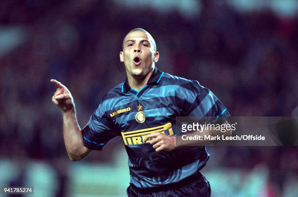 May 1998 Paris, UEFA Cup Final - Lazio v Internazionale - Ronaldo celebrates the third goal for Internazionale