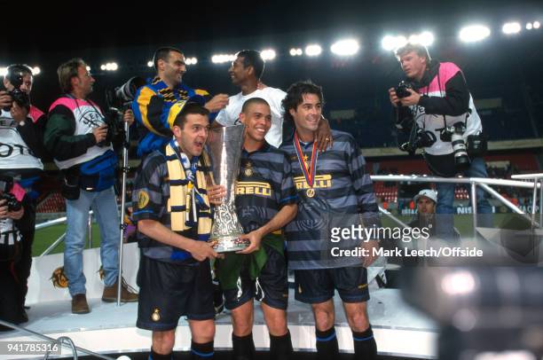 May 1998 Paris, UEFA Cup Final - Lazio v Internazionale - Ronaldo holds the trophy as Internazionale celebrate victory
