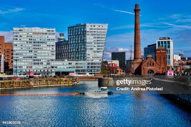 canning dock, liverpool, united kingdom - andrea canning fotografías e imágenes de stock